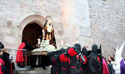 imagenes de la Cofradía de Nuestra Señora de La Soledad y de Santiago